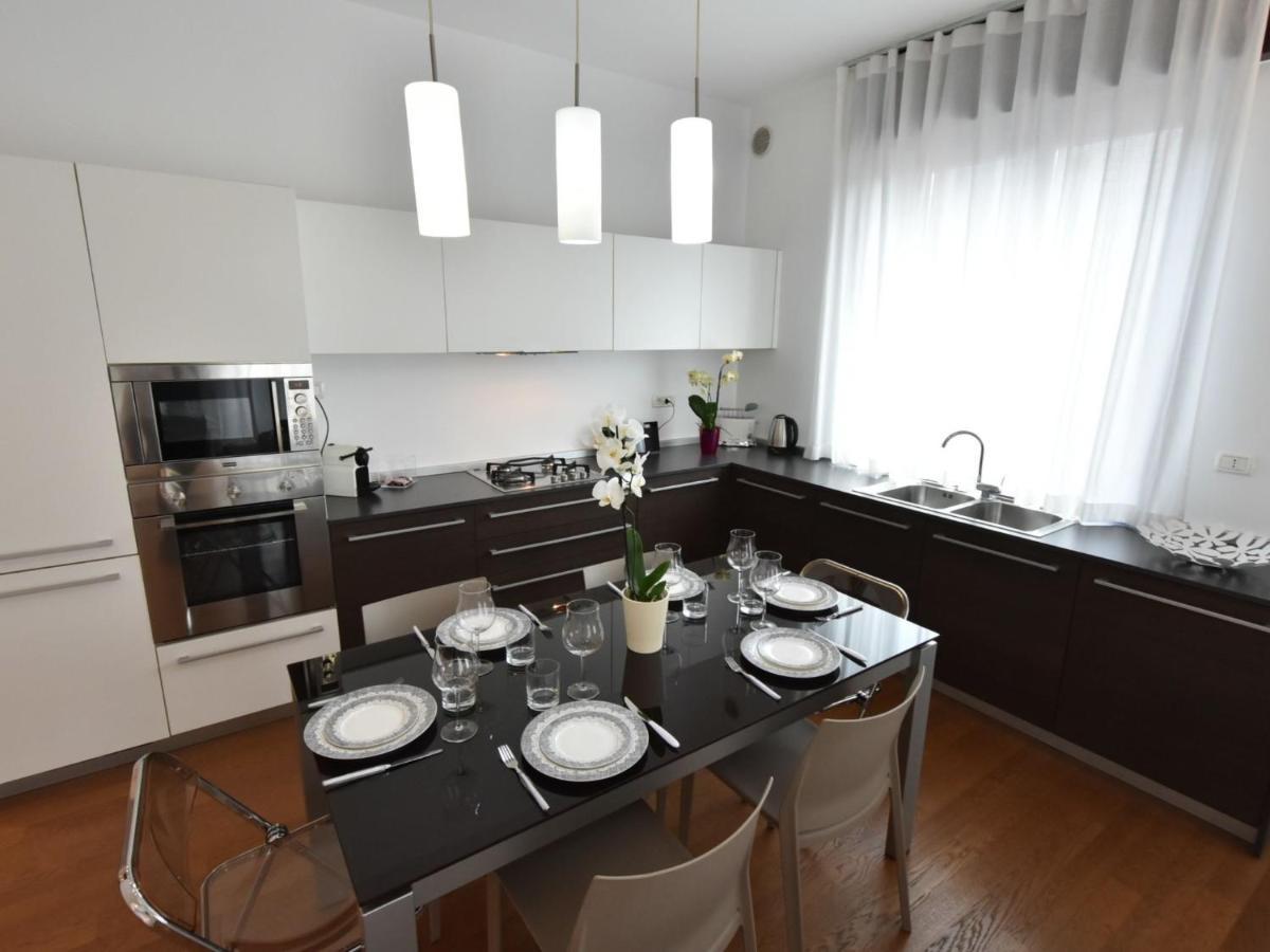 Apartment Corso Genova Apartment By Interhome ミラノ エクステリア 写真