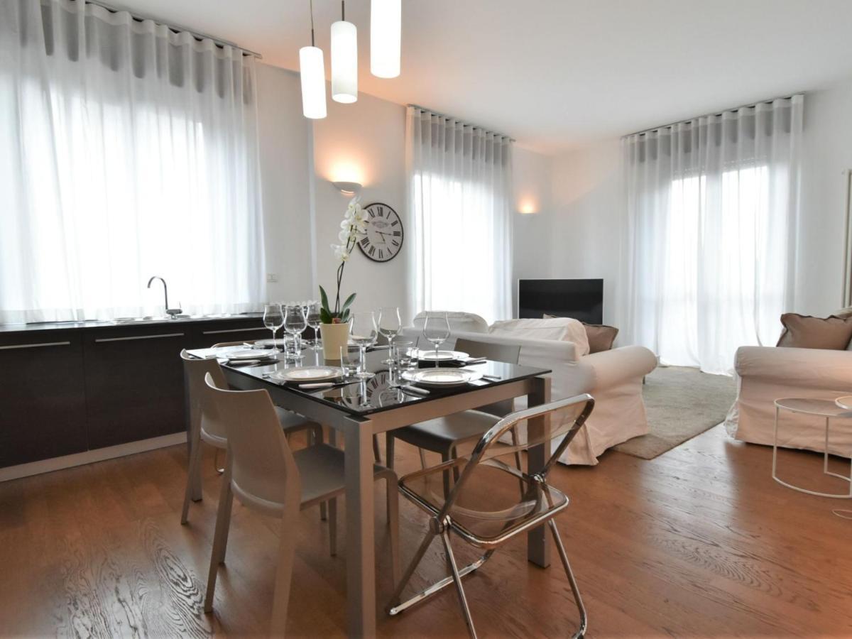 Apartment Corso Genova Apartment By Interhome ミラノ エクステリア 写真